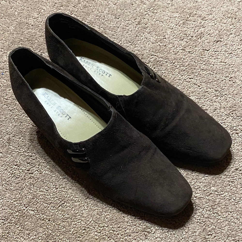 Karen Scott Women’s Brown 8.5M Suede Chunky Heels Business Casual Career